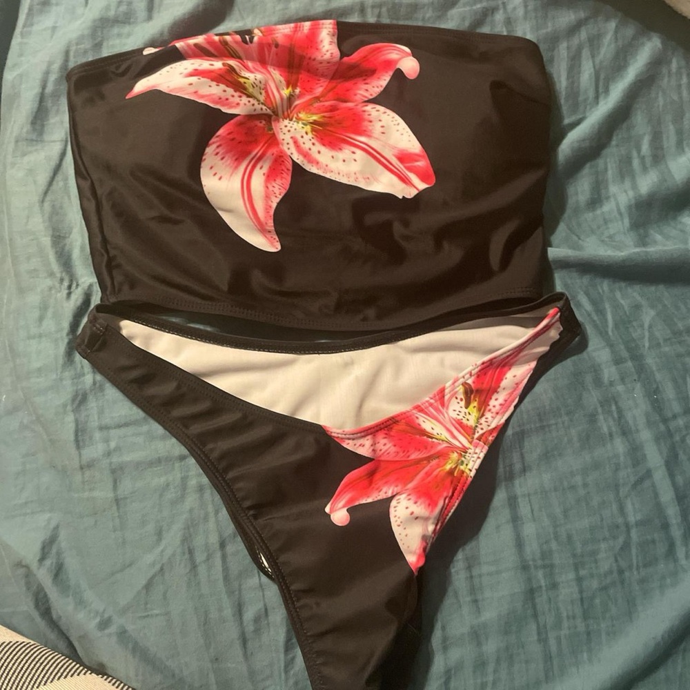Tube top bikini